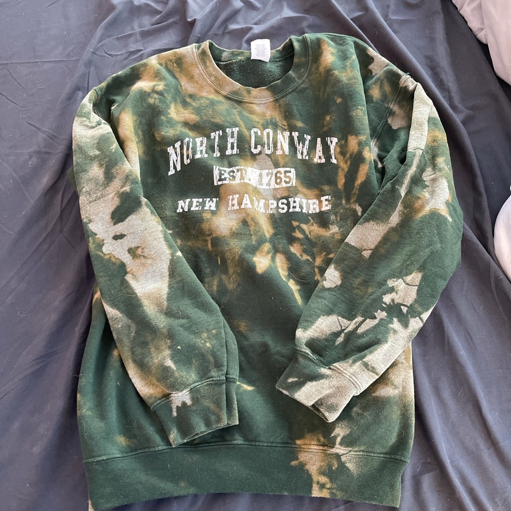 bleach dyed crewneck